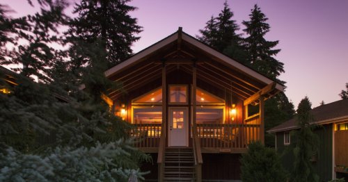 10 tolle Ferienhütten für den nächsten Urlaub, die man schnell buchen sollte