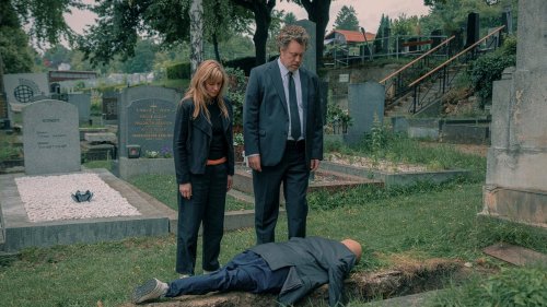 "Drunter und Drüber" auf Amazon Prime – eine Serie, die mit schwarzem Humor und Wiener Schmäh begeistert