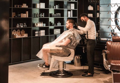 The Dubai barbershop offering a trim, a tipple and a takeaway | Esquire Middle East – The Region’s Best Men’s Magazine