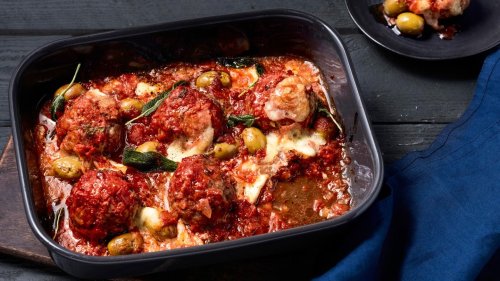Low Carb, aber voller Geschmack: Hackbällchen in Tomatensauce mit Mozzarella