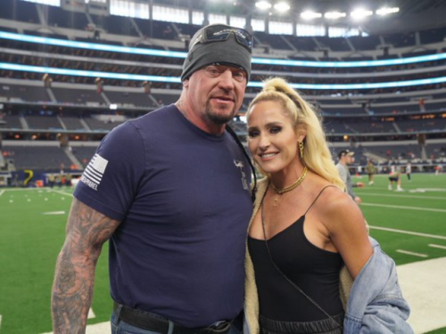 Michelle McCool Gets One Up on Her Husband, The Undertaker, as ...