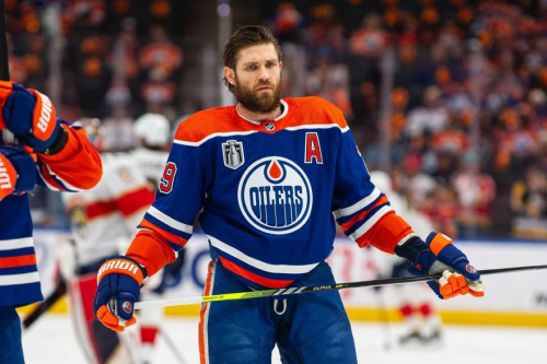 Leon Draisaitl and Stuart Skinner Under Fire as Chaotic Own Goal Keeps Vegas Golden Knights Alive in Playoffs: “Doomed From the Start”
