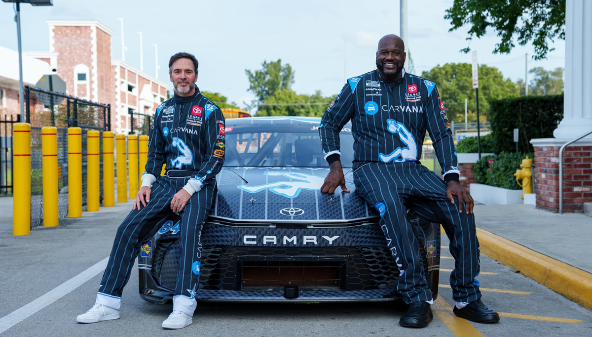 Jimmie Johnson Forced to Ditch Shaquille O’Neal Firesuit in Bizarre Daytona 500 Incident