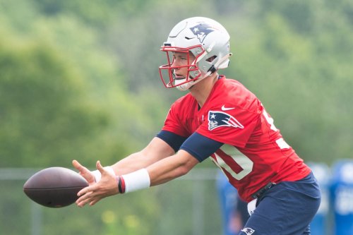 “Throw the Ball to Aaron Hernandez”: Mac Jones Exposes Wild Story on Ex-Patriots Star’s Strong Demand to Coach