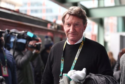 Wayne Gretzky Ditches Canada’s Winnipeg Jets to Celebrate Dallas Stars Thrilling Playoffs Victory