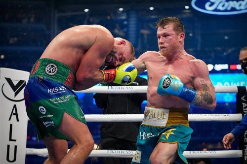 ‘He’s Scared of Jake Paul’: Canelo Alvarez Ripped Apart as Latest Training Clip Following Hand Surgery Draws Wild Reactions From Boxing World