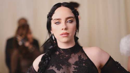 Billie Eilish Keeps the Met Gala Bathroom Selfie Tradition Alive ...