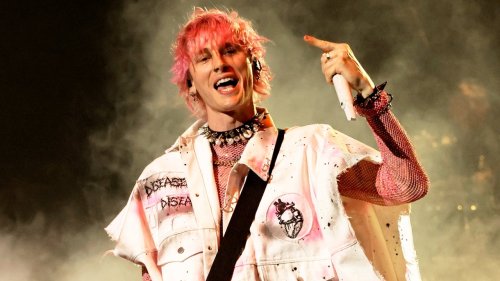 Machine Gun Kelly Shows Off Bloodied Face After Cleveland Performance