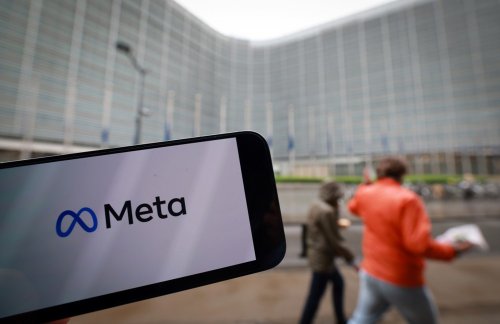 Meta squares up for fine fight with Brussels over personalised ads - Euractiv