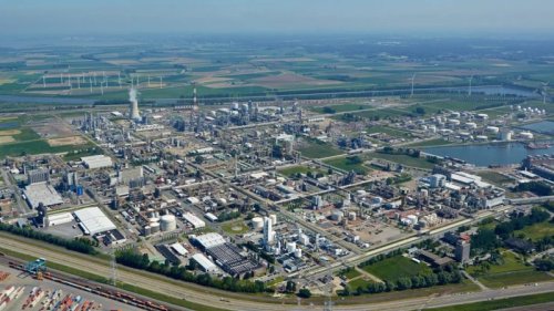 Von der Leyen heads to Antwerp for closed-door meeting with chemicals industry