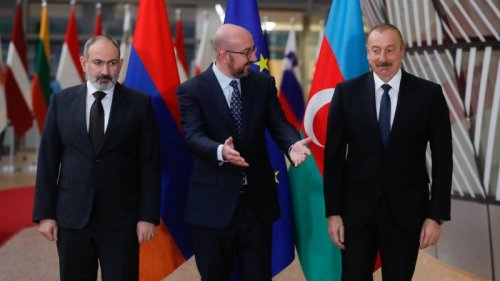 Armenia, Azerbaijan leaders discuss 'peace treaty' over Nagorno-Karabakh