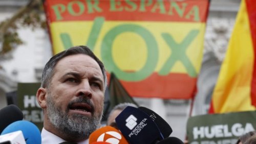 Vox leader urges Sánchez to apologise for questioning Israeli offensive on Hamas