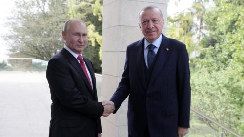 Erdogan walks the US-Russia tightrope