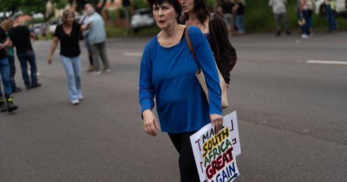 White South Africans rally at U.S. embassy in support of Trump