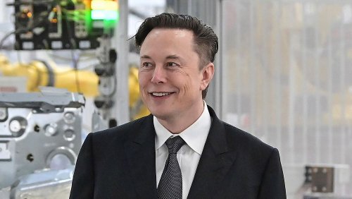 Twitter takeover: Tesla boss Elon Musk to face questions from lawyers ahead of trial