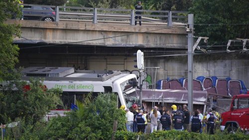 Um morto e 85 feridos em acidente de comboio em Espanha