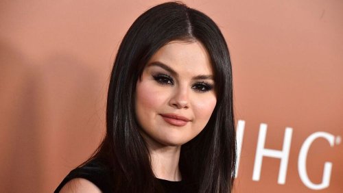 Selena Gomez becomes first woman to reach 400 million followers on Instagram