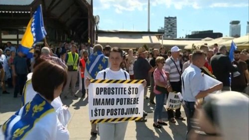 "Diebe, Diebe" - Proteste gegen Preissteigerungen in Sarajevo