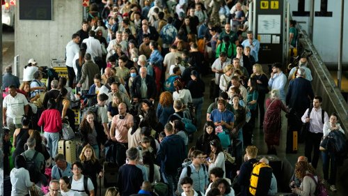 Spain and Portugal travel warning: Flight delays and chaos at train stations as power returns