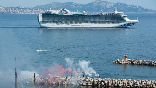 Stop cruises: 50,000 people sign petition to regulate polluting ships in Marseille
