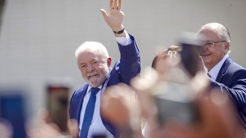 Lula da Silva giura come presidente del Brasile: "Ha vinto la democrazia"