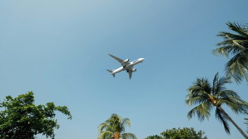 Vacanze estive, i voli per oltre 100 destinazioni costano fino al 17% in meno quest'anno