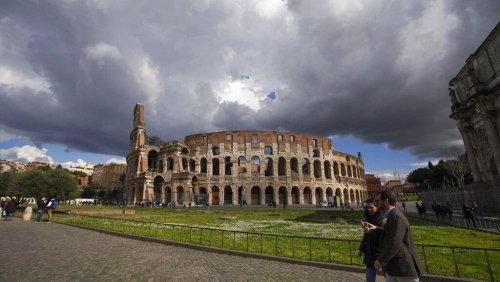 Italy's economy escapes recession but clouds loom for 2024