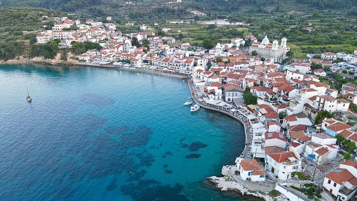 How Greece’s ‘door visa’ gives Turkish visitors easier entry to islands in the EU