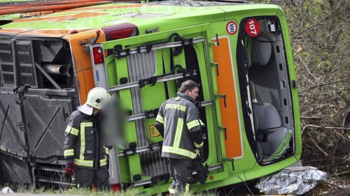 Mindestens fünf Tote bei Busunglück nahe Leipzig