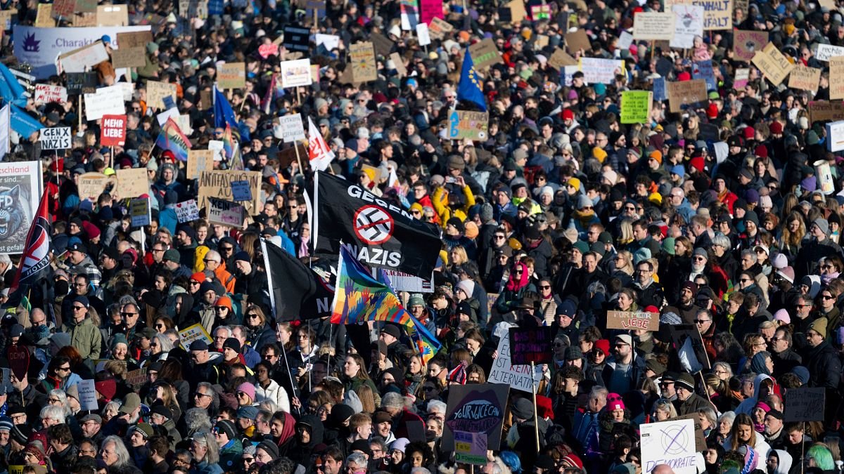 Allemagne : au moins 250 000 personnes dans les rues de Munich contre l'extrême droite