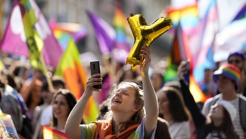 Mehr Gewalt, mehr Gleichberechtigung: Wie steht es um die Rechte von LGBTQ in Europa?
