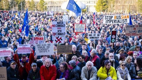 Slovaquie : nouvelles manifestations contre la politique jugée prorusse de Robert Fico