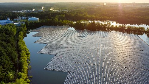 'Float-ovoltaics': How floating solar panels in reservoirs could revolutionise global power