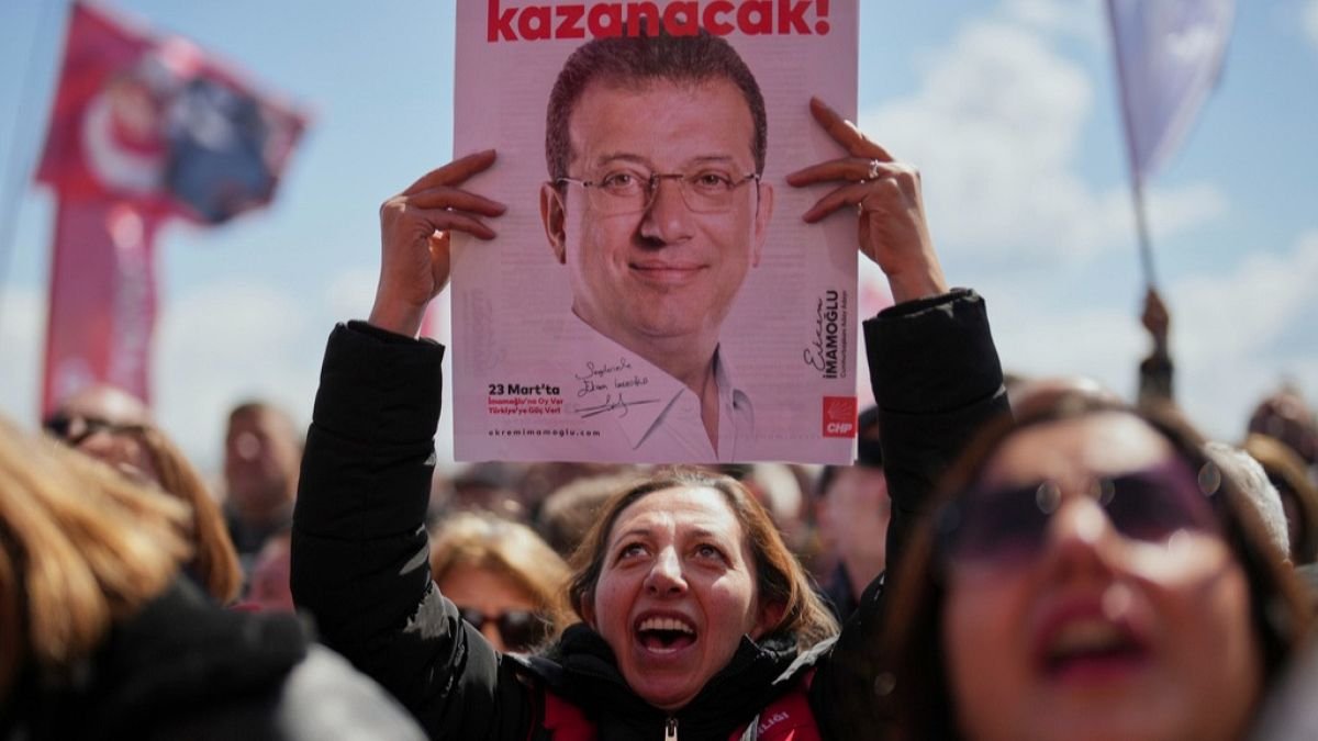 تضامن لافت.. وفد من رؤساء بلديات أوروبا يزور إسطنبول داعيًا إلى إطلاق سراح إمام أوغلو