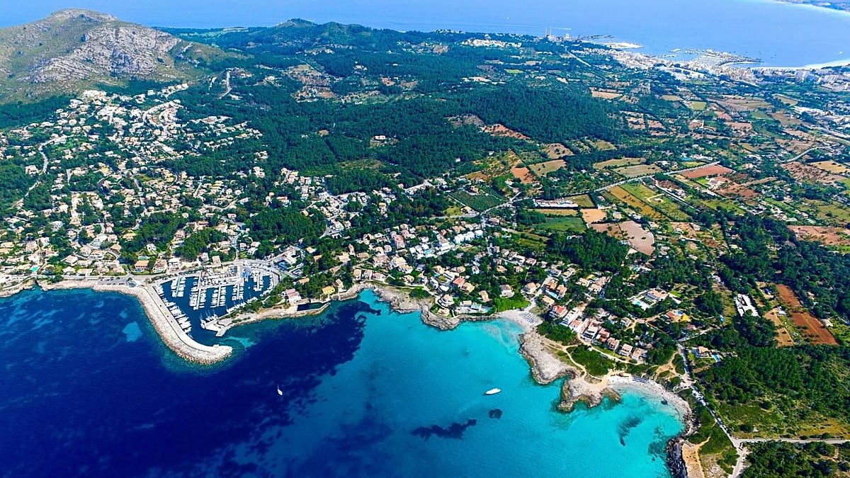 Last-minute holidays boom among British travellers as next-day bookings jump 26%