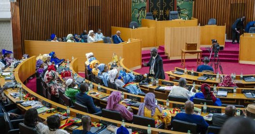 Sénégal : bagarre au Parlement pour "insulte" à un chef religieux
