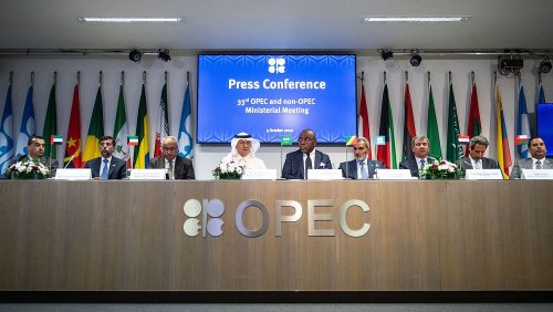 OPEC+ meeting: Russia and Saudi Arabia extend oil output cuts