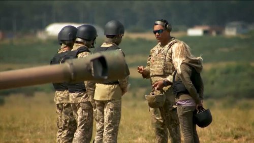 Ukrainische Soldaten lernen Einsatz von Langstreckenraketen über 80 km