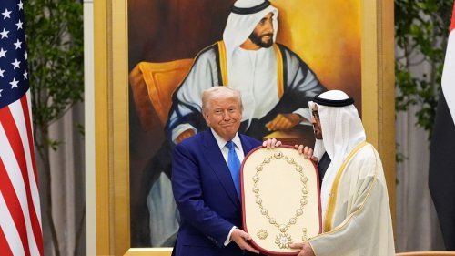 Trump achève sa tournée dans les pays du Golfe et annonce des accords à 1,2 trillion de dollars