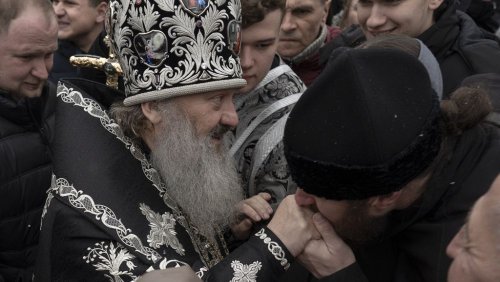 Orthodoxe Mönche besetzen Kiewer Höhlenkloster