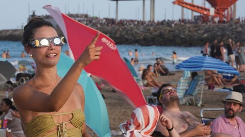 Video. Half a million visitors flock to Spain’s path of total solar eclipse
