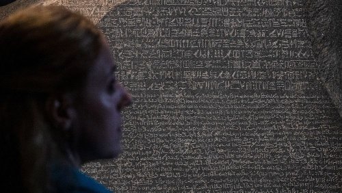 Les Égyptiens demandent le retour de la pierre de Rosette conservée à Londres