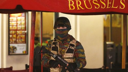 Bruxelles: grande operazione antiterrorismo della polizia, bloccato il centro