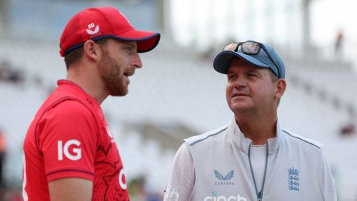 Cricket-England won't take risks with Buttler before T20 World Cup