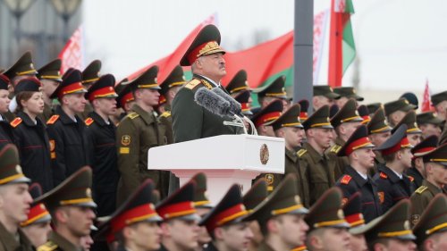 Bélarus : le président Loukachenko investi pour un septième mandat