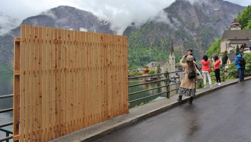 Une clôture contre les selfies à Hallstatt, ville qui a inspiré "La Reine des neiges"