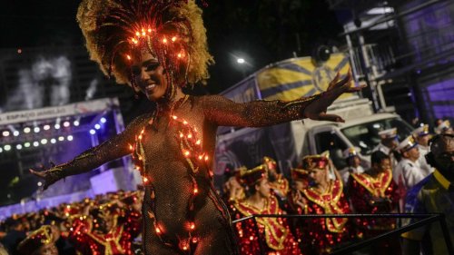 Video. Karneval in Rio: Spektakel im Sambodrom trotz Dengue-Fieber