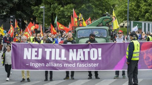 Nein zu Nato und Erdogan: Hunderte protestieren in Stockholm