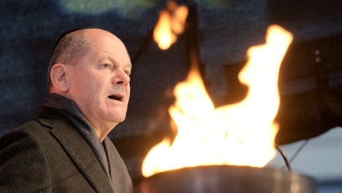 Chancellor Scholz expresses support for Jewish people as he lights the first candle of Hanukkah