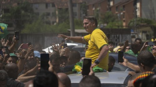 Brasile, Bolsonaro accusato di aver falsificato le certificazioni Covid